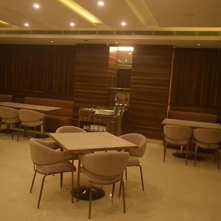 Hotel Avalon Inn Αμπικαπούρ Εξωτερικό φωτογραφία