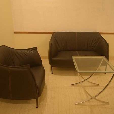 Hotel Avalon Inn Αμπικαπούρ Εξωτερικό φωτογραφία