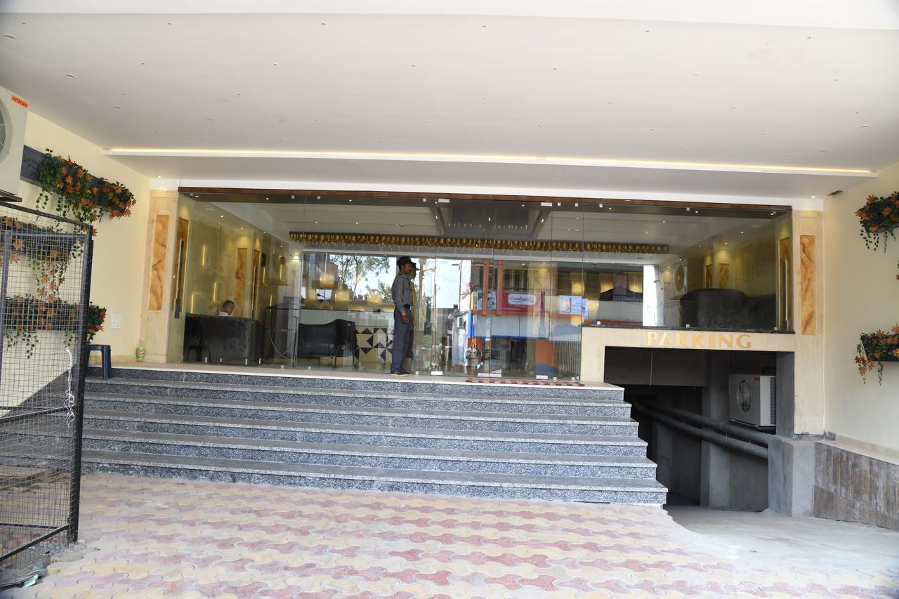 Hotel Avalon Inn Αμπικαπούρ Εξωτερικό φωτογραφία