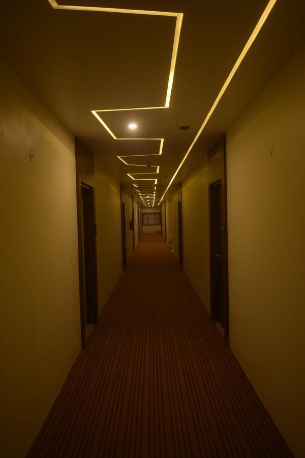 Hotel Avalon Inn Αμπικαπούρ Εξωτερικό φωτογραφία