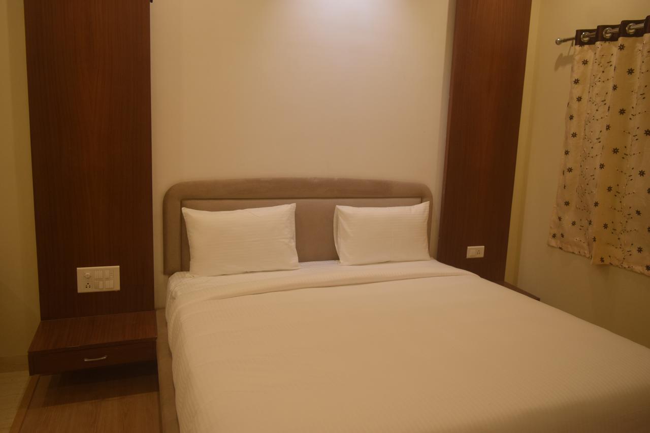 Hotel Avalon Inn Αμπικαπούρ Εξωτερικό φωτογραφία