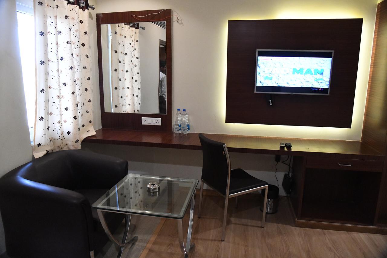Hotel Avalon Inn Αμπικαπούρ Εξωτερικό φωτογραφία