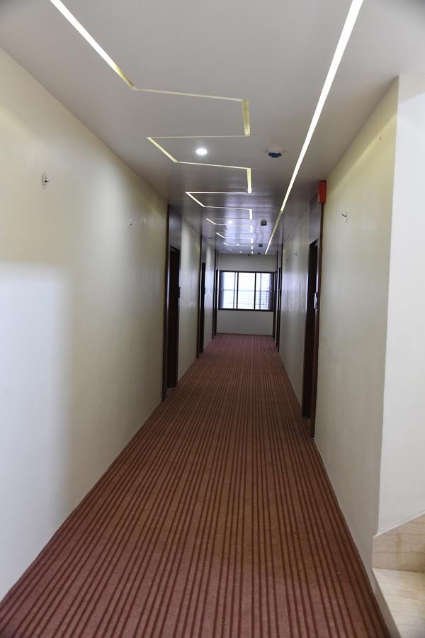 Hotel Avalon Inn Αμπικαπούρ Εξωτερικό φωτογραφία